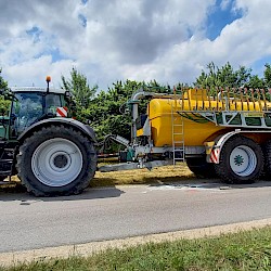 Josef Kügle aus Winden, Zunhammer Pumptankwagen, 17 m³ mit Schleppschuhverteiler