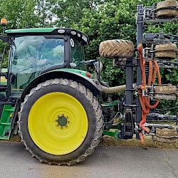 Lohunternehmen Popfinger aus Weichselbaum, Hackgerät mit Düngereinbringung, Eigenbau