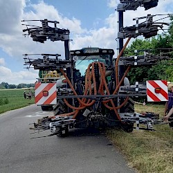 Lohunternehmen Popfinger aus Weichselbaum, Hackgerät mit Düngereinbringung, Eigenbau